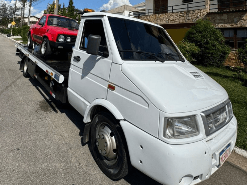 Guincho para carro em Santana de Parnaíba realizando reboque veicular com segurança